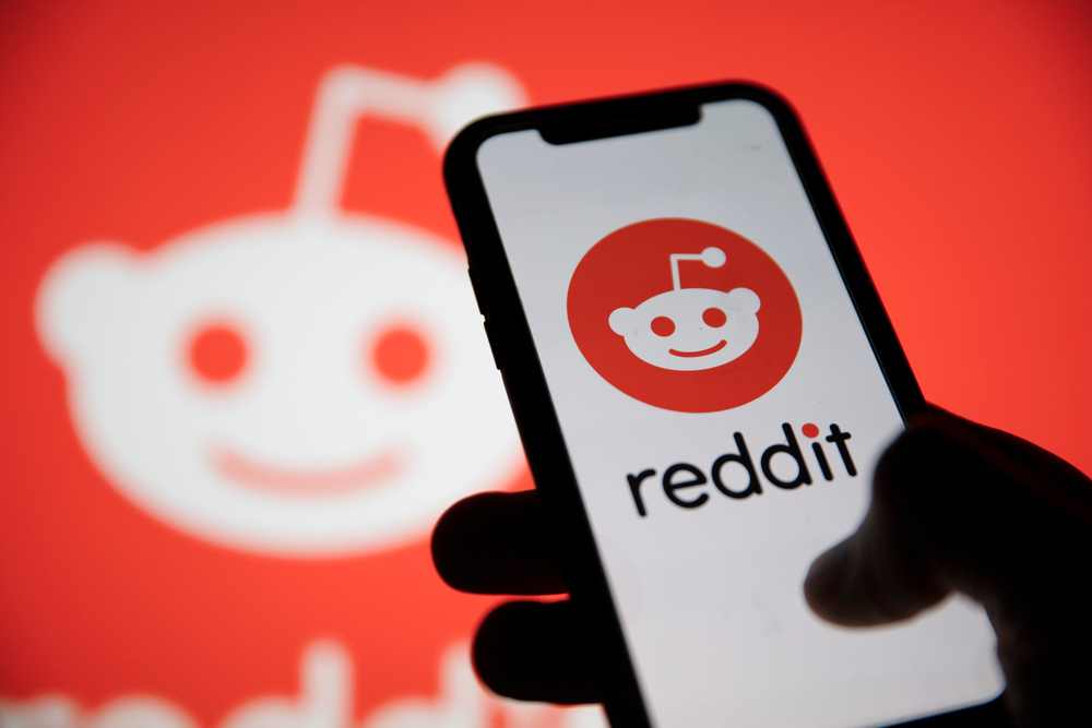Reddit shares drop 15% as user growth slows