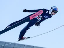 Skisprung-Weltcup nach WM: Nach Anzug-Skandal: Kobayashi siegt, Geiger Dritter