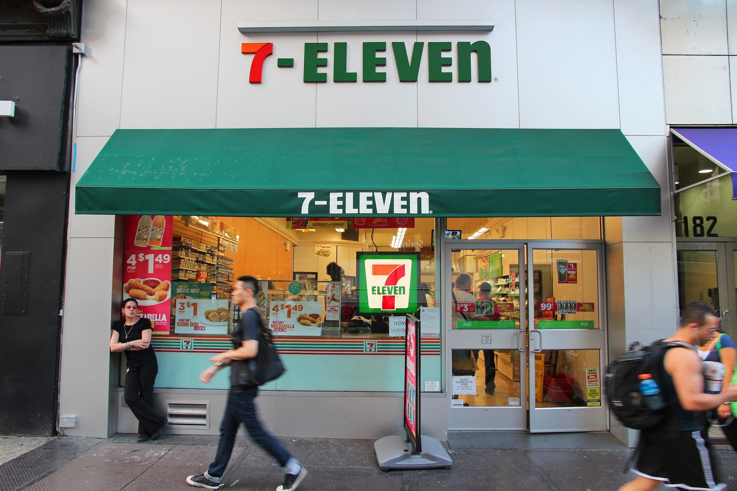 7-Eleven operator reportedly selling US outlets