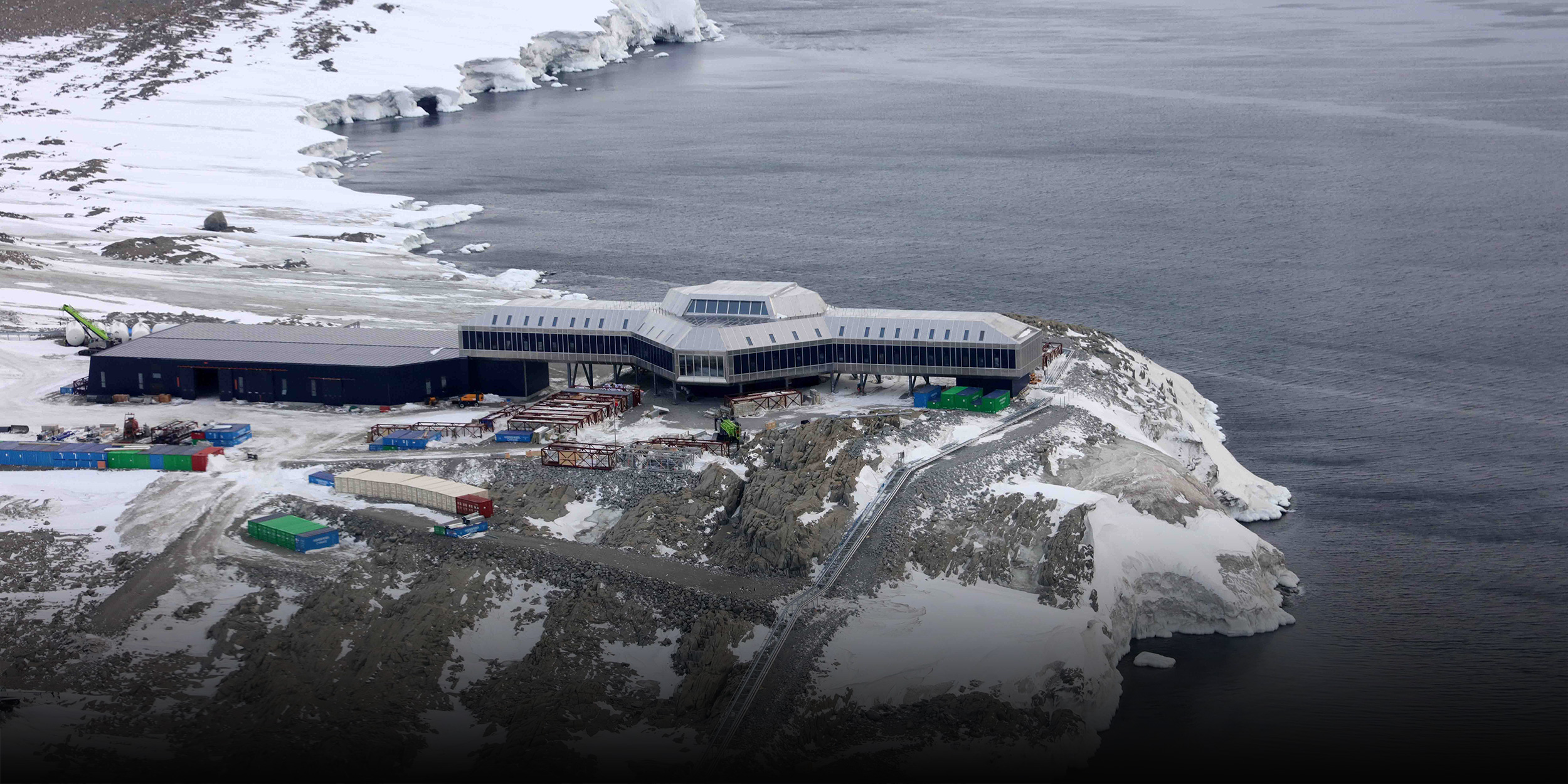 China’s Antarctic Outpost Swaps Fossil Fuels for Hydrogen, Wind