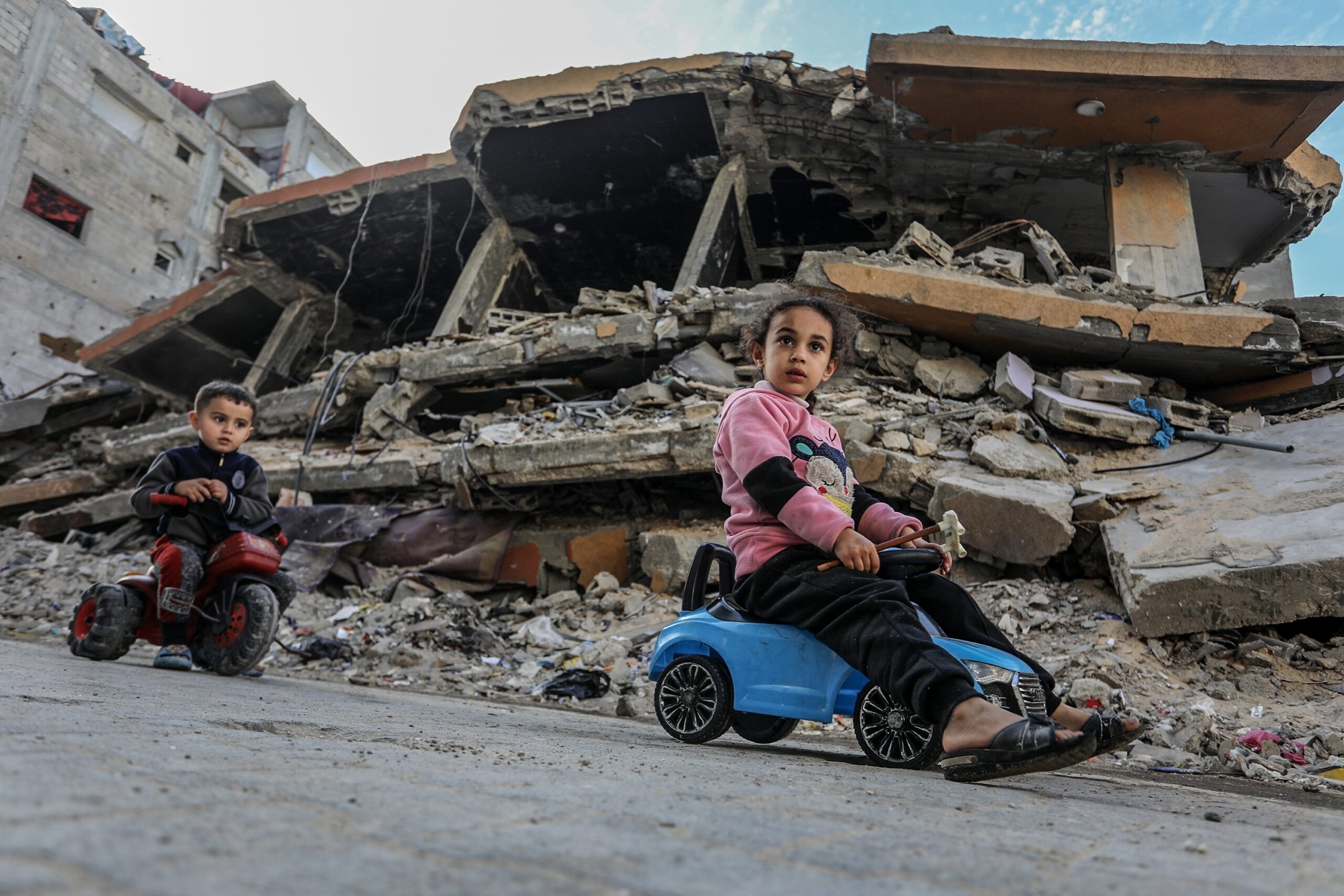 隨著以色列與哈馬斯的戰爭加劇，加沙的死亡人數達到 50,000 人