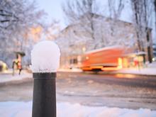 Neuschnee und Glätte in Berlin: Feuerwehr rückt zu zahlreichen Unfällen aus