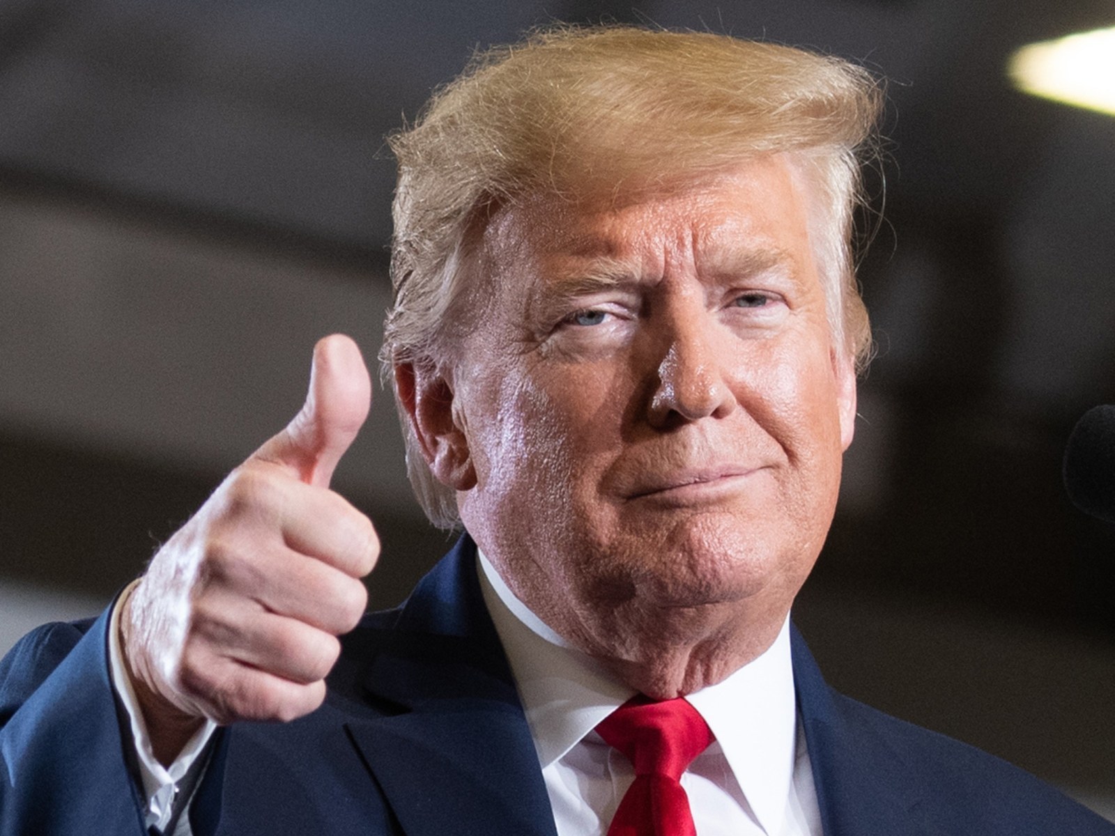 特朗普在與普京會談后表示希望和平