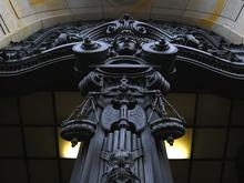 Vor den Augen der Kinder: Mann griff seine Frau mit Messer an