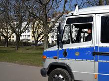 Angegriffen und Musikbox geklaut: Räuber-Duo überfällt Gruppe junger Erwachsener im Berliner Volkspark Friedrichshain