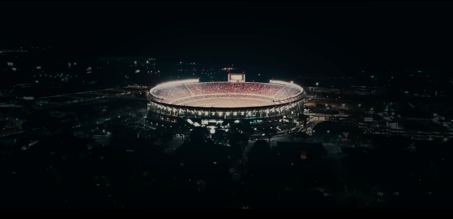 請看 Him 的預告片，這是喬丹·皮爾 （Jordan Peele） 製作的新體育驚悚片