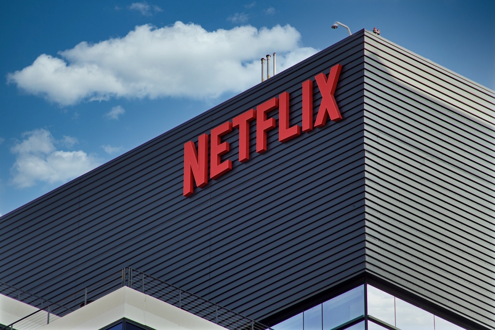 Netflix shares rise on strong outlook despite tariff worries