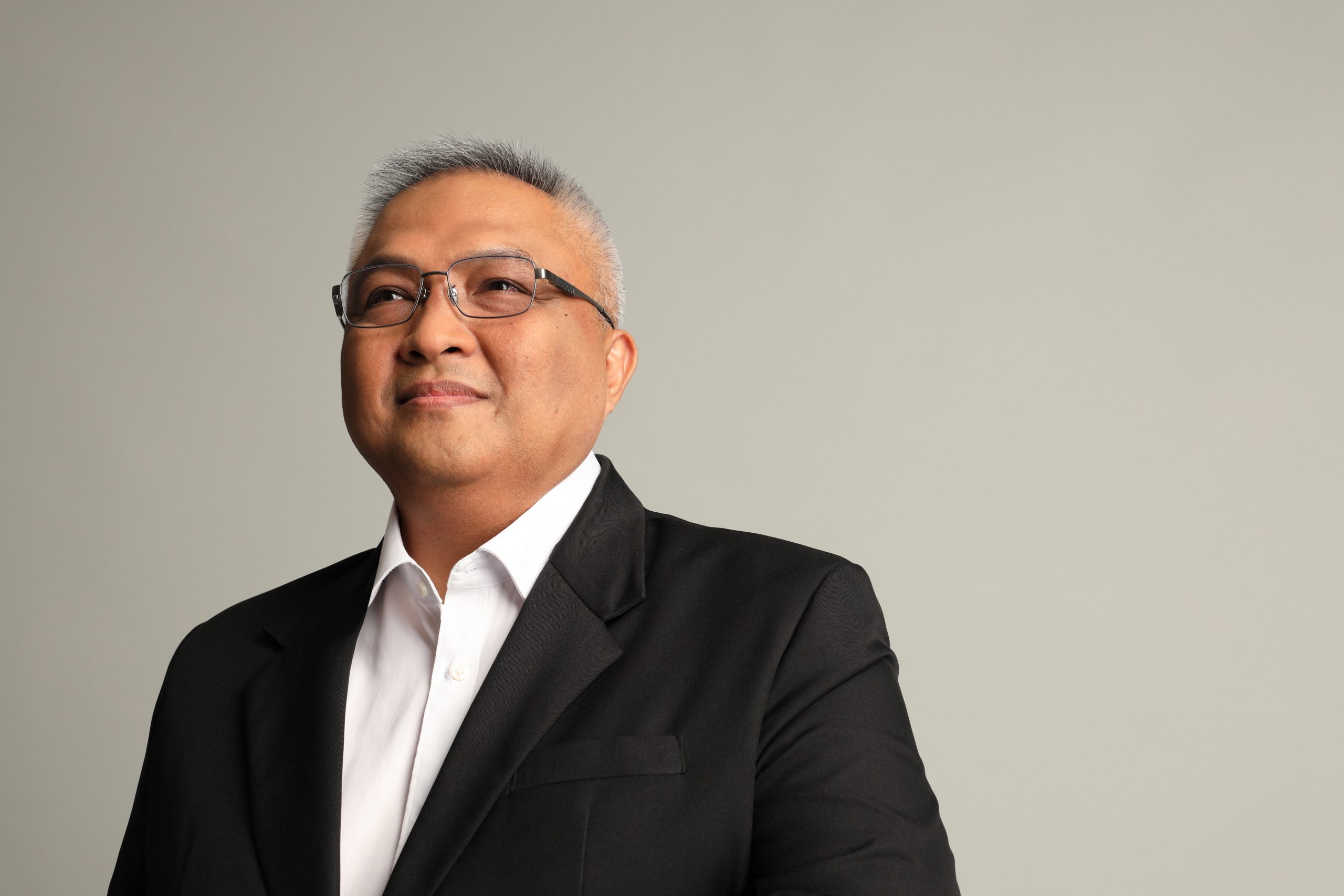 Globe banks on GCash, data centers as new CEO takes charge