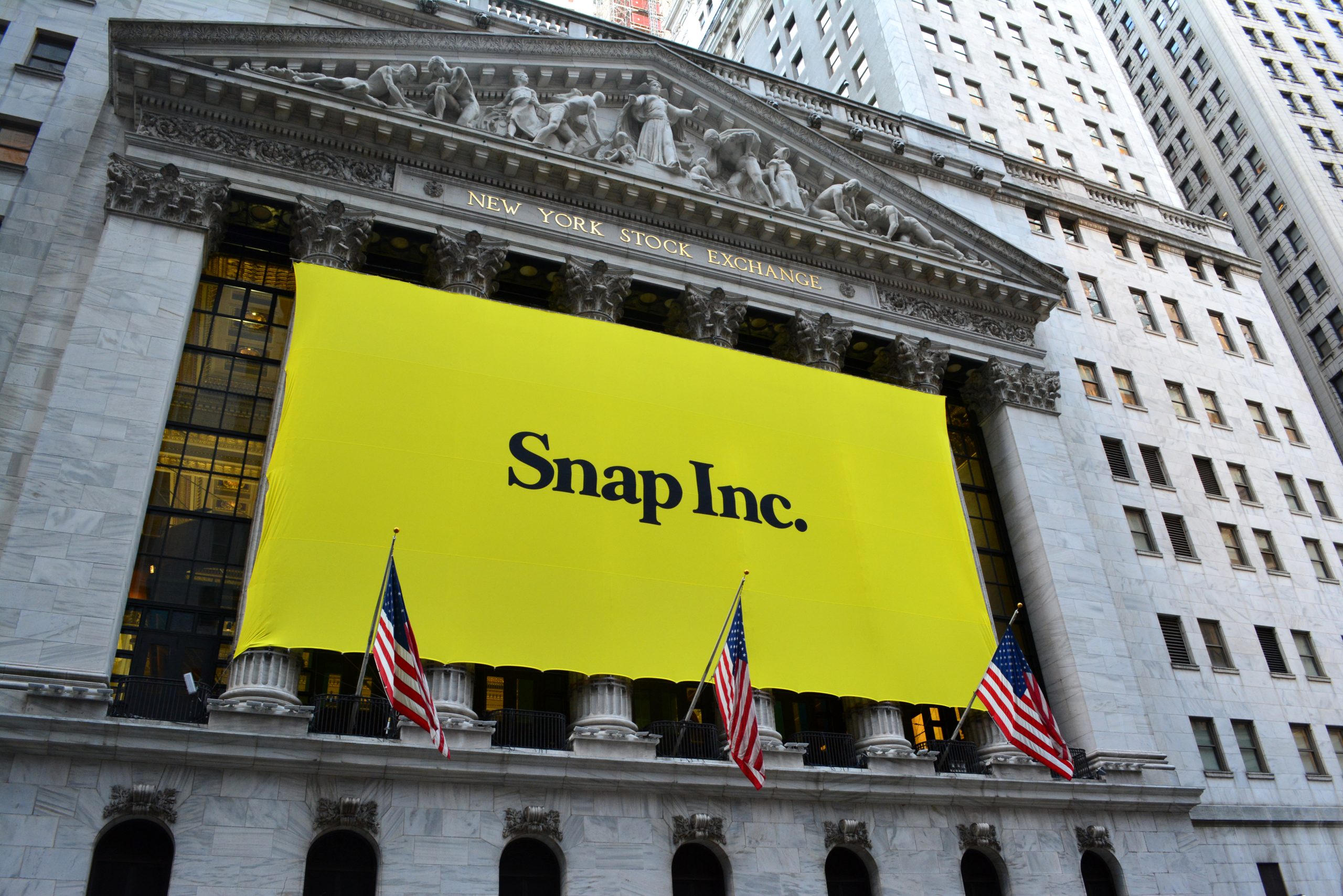 Snap drops quarterly forecast due to economic risks