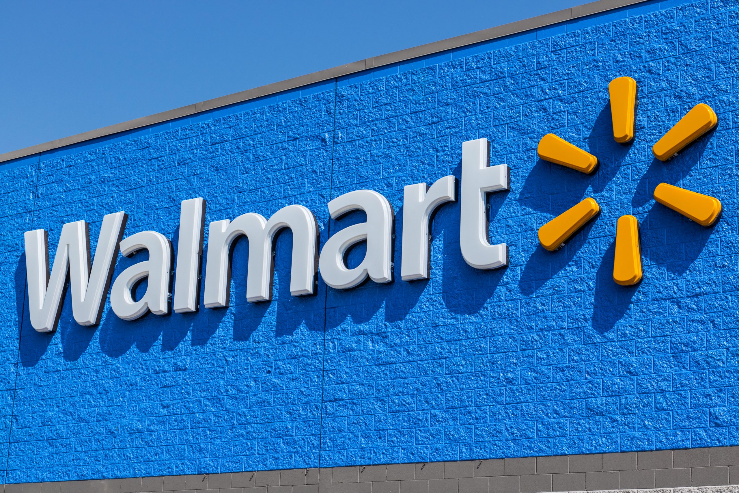 Walmart beats Q1 earnings, warns of tariff price hikes