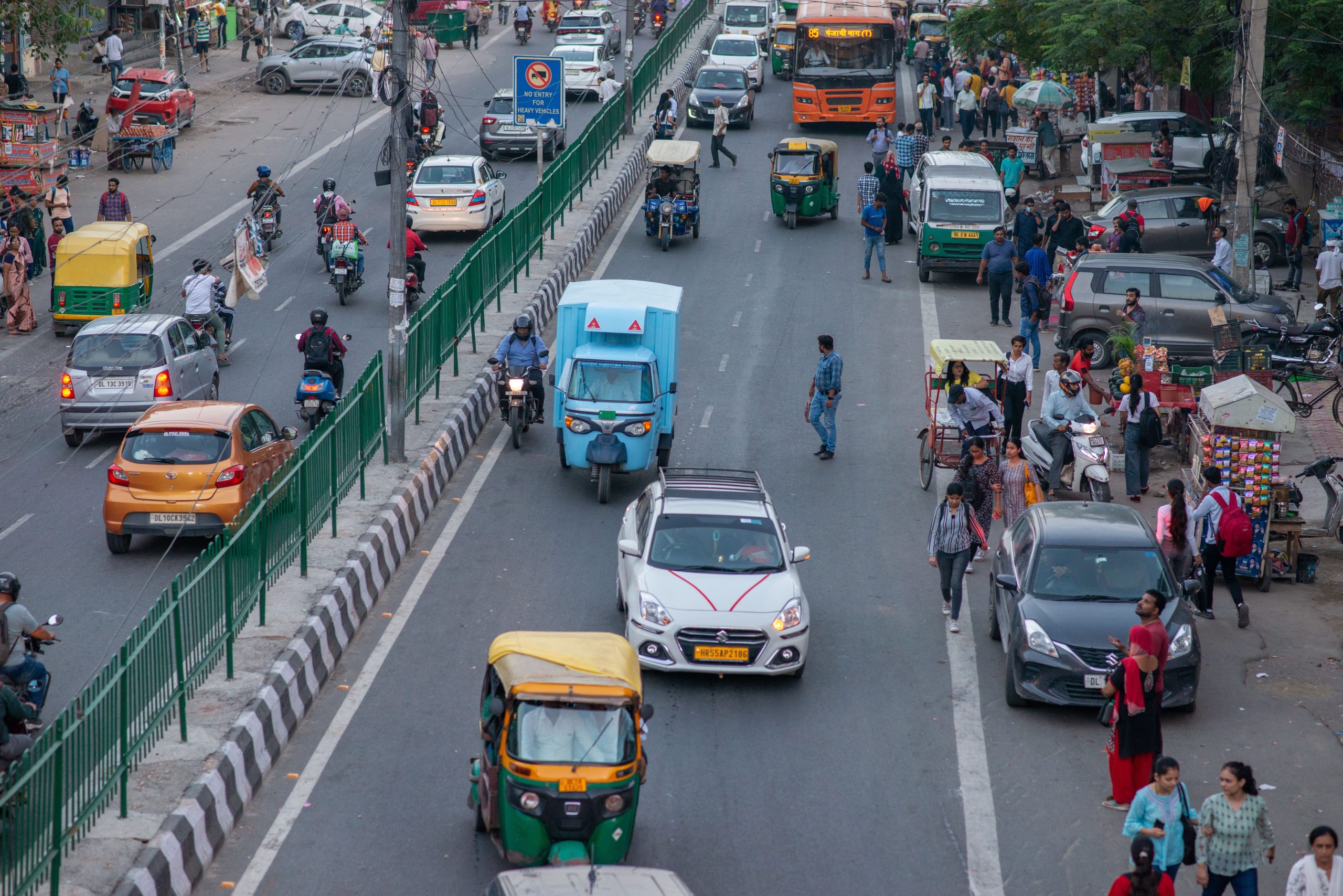 India starts taking application for new EV import deal