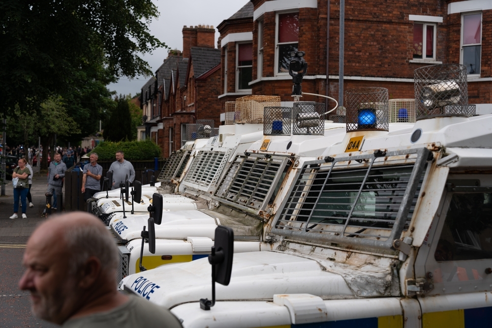 北愛爾蘭的暴力事件在騷亂的第二個晚上升級