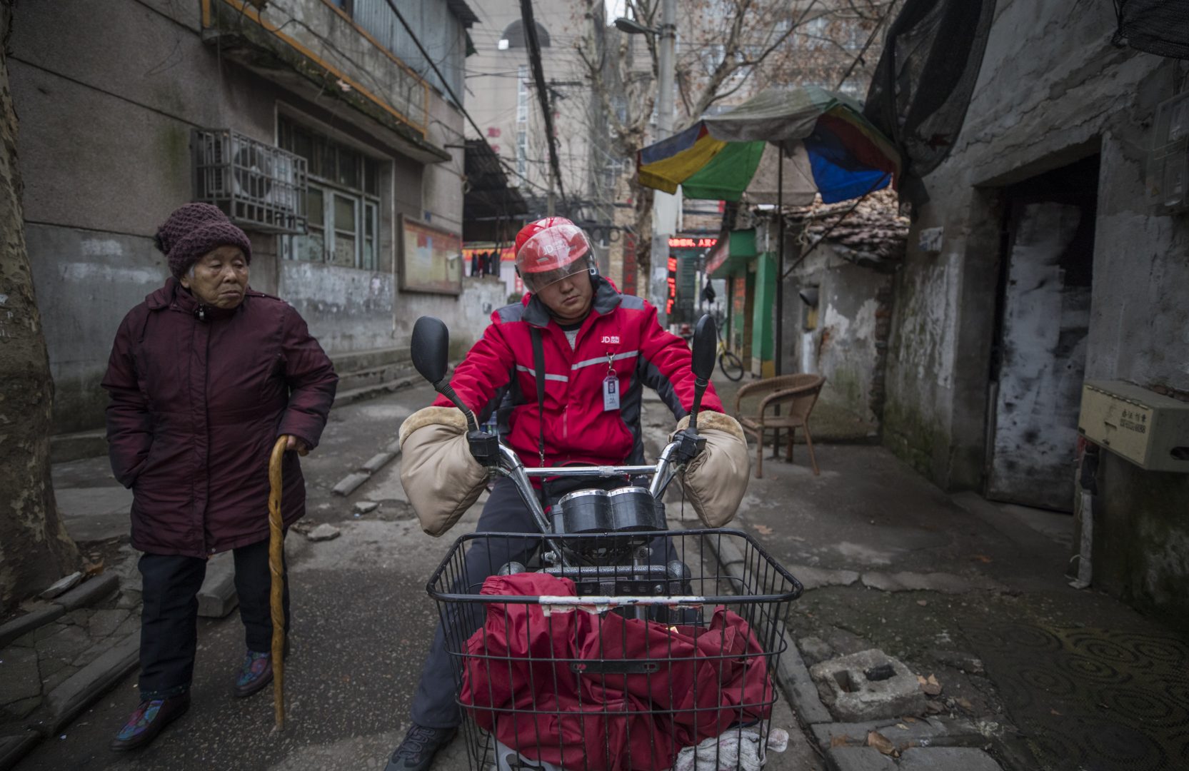 JD.com tests trash disposal service for food delivery customers