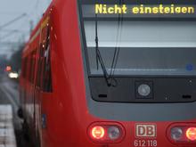 Felsabgang an Bahnhof: Deutsche Bahn sperrt Teil der Schwarzwaldbahnstrecke