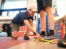 Kaufverhalten: Umfrage: Jeder Dritte hat schon Beratung im Handel „geklaut“