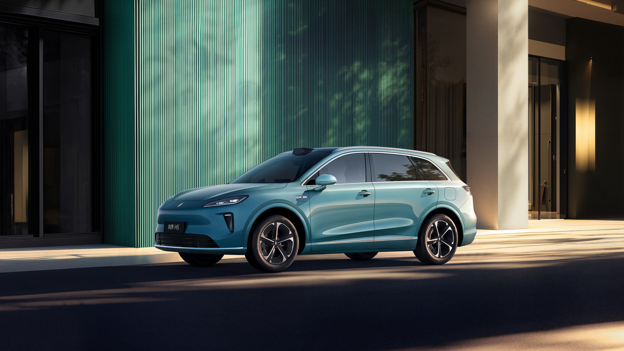 Huawei’s first EV with SAIC receives 50,000 pre-orders after launch