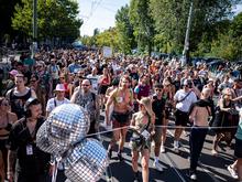Musik: Technoparade „Zug der Liebe“ mit Bässen durch Berlin