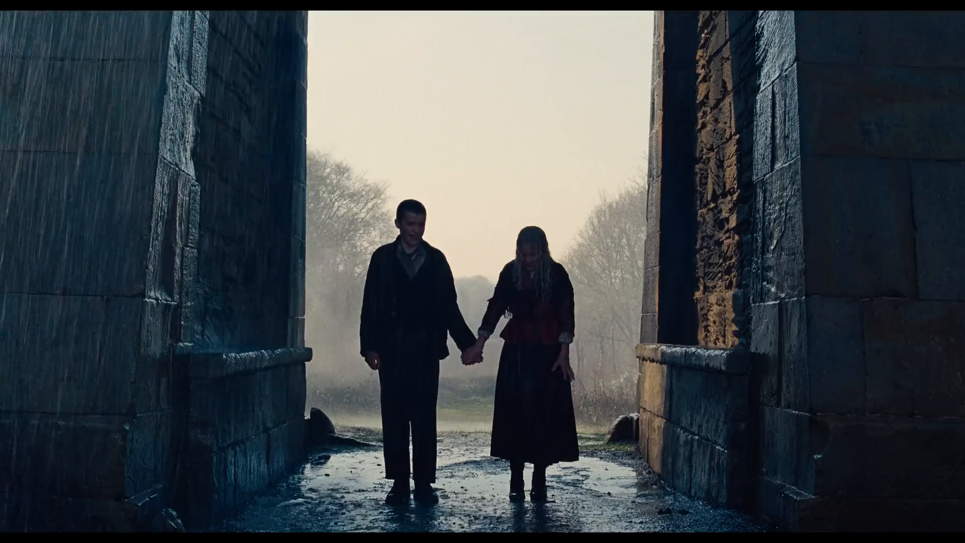 瑪格特·羅比 （Margot Robbie） 和雅各布·埃洛迪 （Jacob Elordi） 聯手拍攝索爾特本導演熱氣騰騰的《呼嘯山莊》