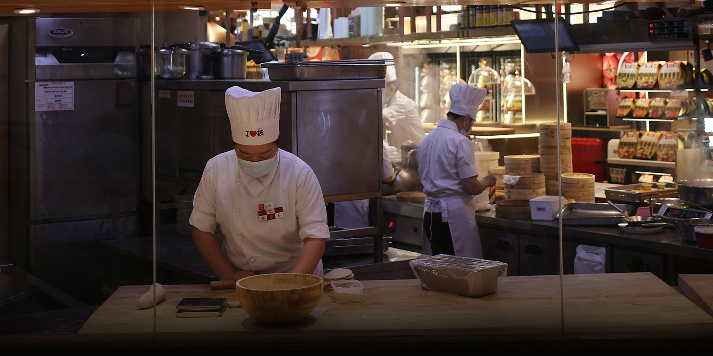 Feud Between Chinese Restaurant and Celebrity Leads to Change