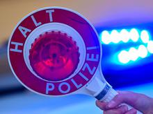 17-Jähriger flieht vor Polizei und gefährdet Beamte: Polizeikontrolle in Groß Glienicke endet mit riskanter Fluchtfahrt