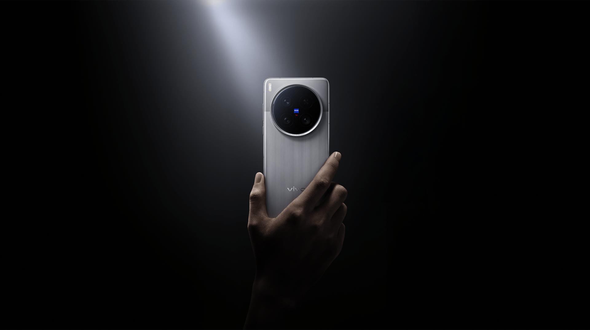 Vivo Product Manager Reveals X300 with 200MP Zeiss Camera, 6.3-Inch Display