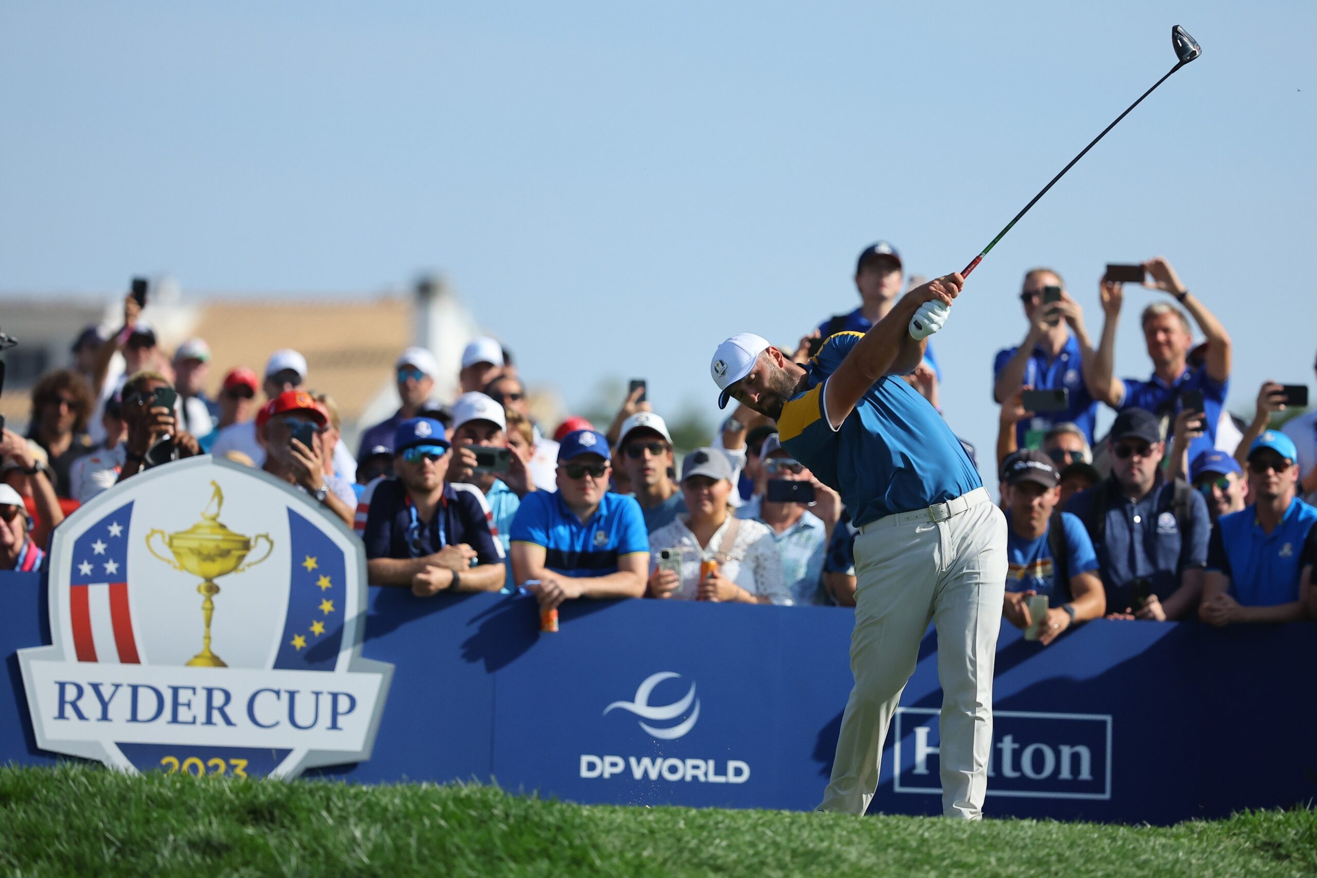 歐洲隊在萊德杯上取得了近乎完美的開局：3-1 對陣美國隊