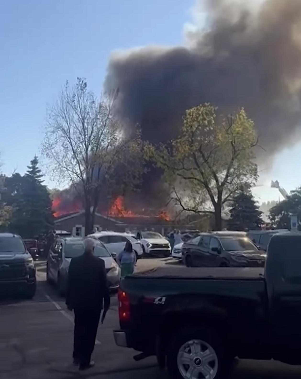 密西根州教堂槍擊事件造成至少 4 人死亡