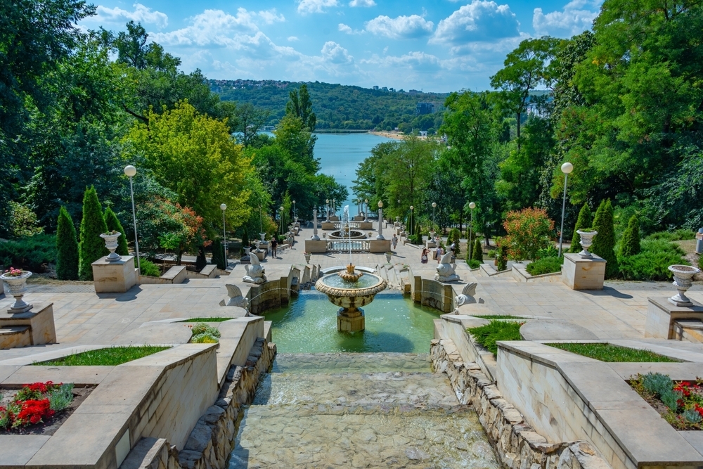 親歐盟政黨在摩爾多瓦之戰中擊敗親俄政黨贏得多數席位