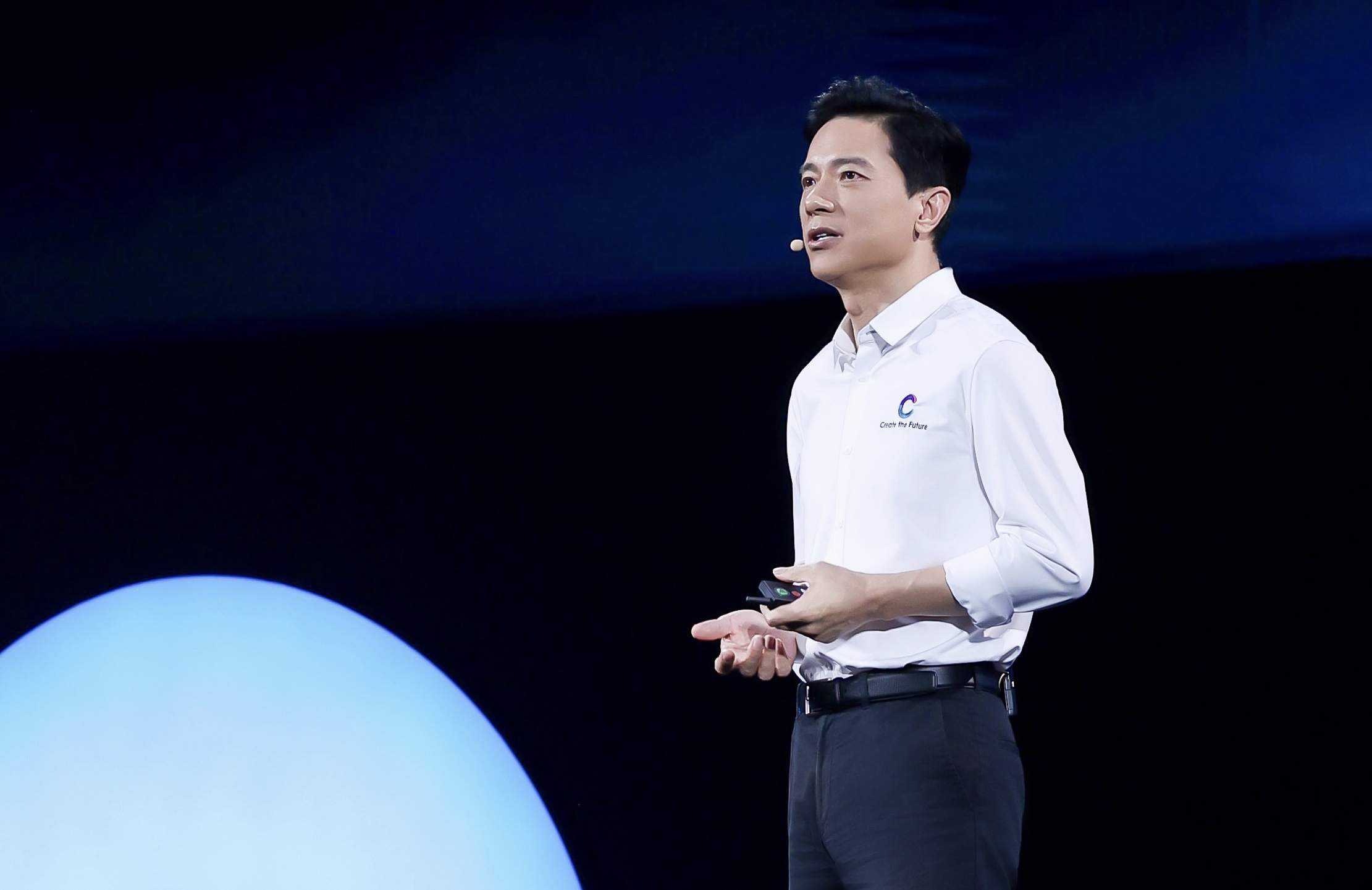 Baidu Q3 adjusted net profit declines, while AI revenue grows over 50%