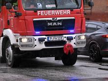 Straßensperrung nach Rohrbruch: Potsdamer Haus im Stadtteil Drewitz unter Wasser