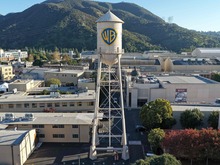 Bieterstreit mit Netflix: Paramount bietet 108 Milliarden Dollar für Warner Bros