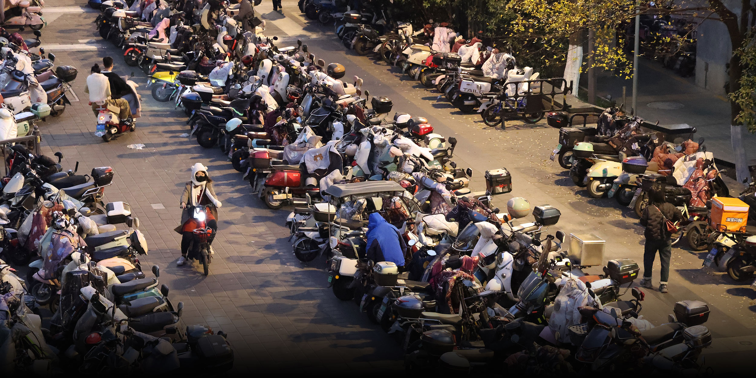 China’s Tough New E-Bike Rules Spur Black Market Surge