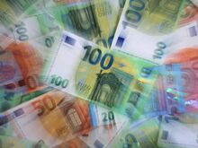 Neun-Monats-Bilanz: Verbraucher nehmen mehr Kredite für Konsum auf