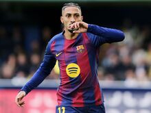 Fußball: Rote Karte und Elfmeter – Barça gewinnt Topspiel in Überzahl