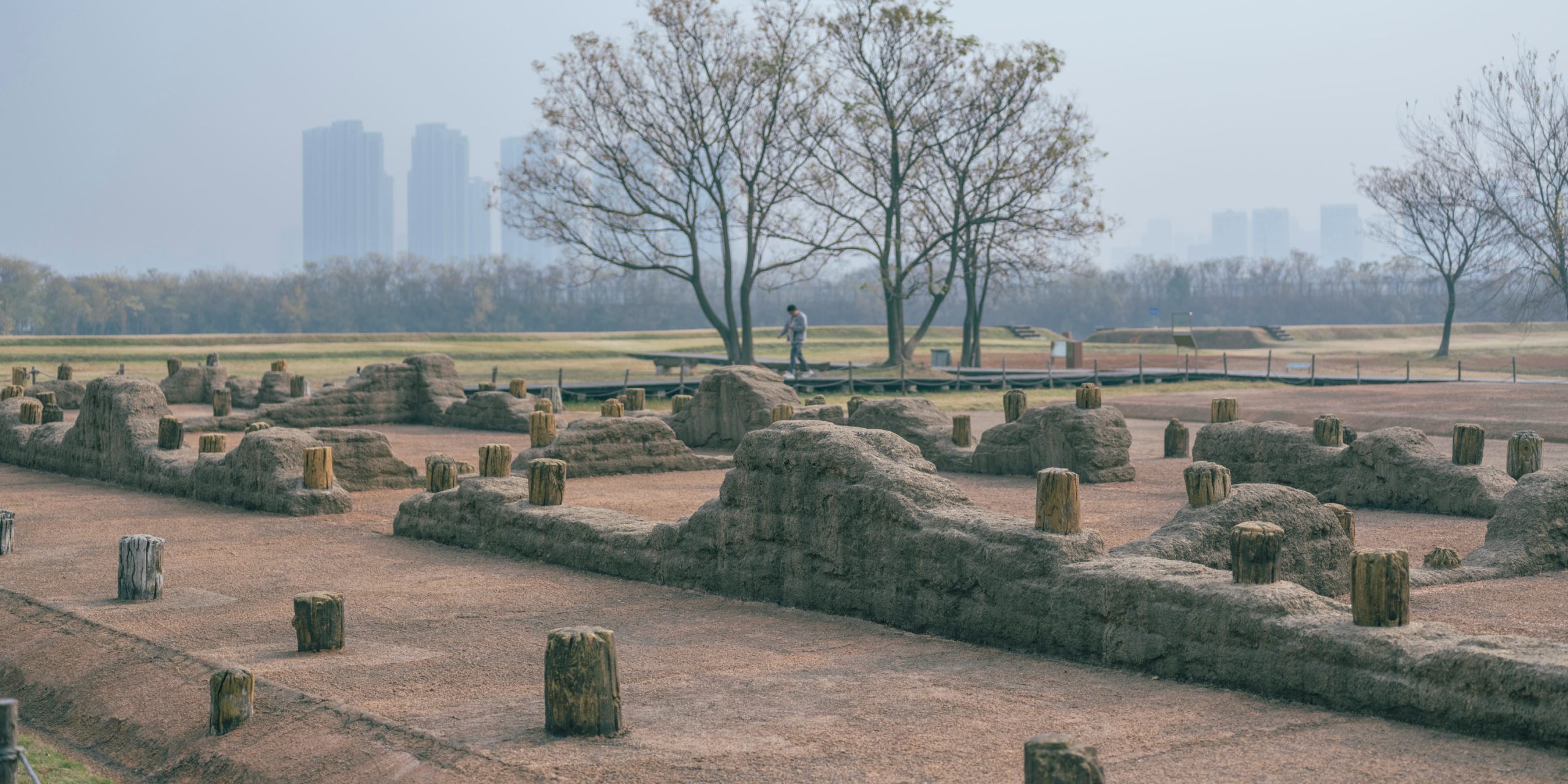 In Wuhan, A Race to Study a 3,500-Year-Old City Between Seasons