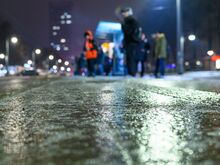 „Große Zahl an Fußgängerunfällen“: Notaufnahmen wegen Glätte-Unfällen „extrem belastet“