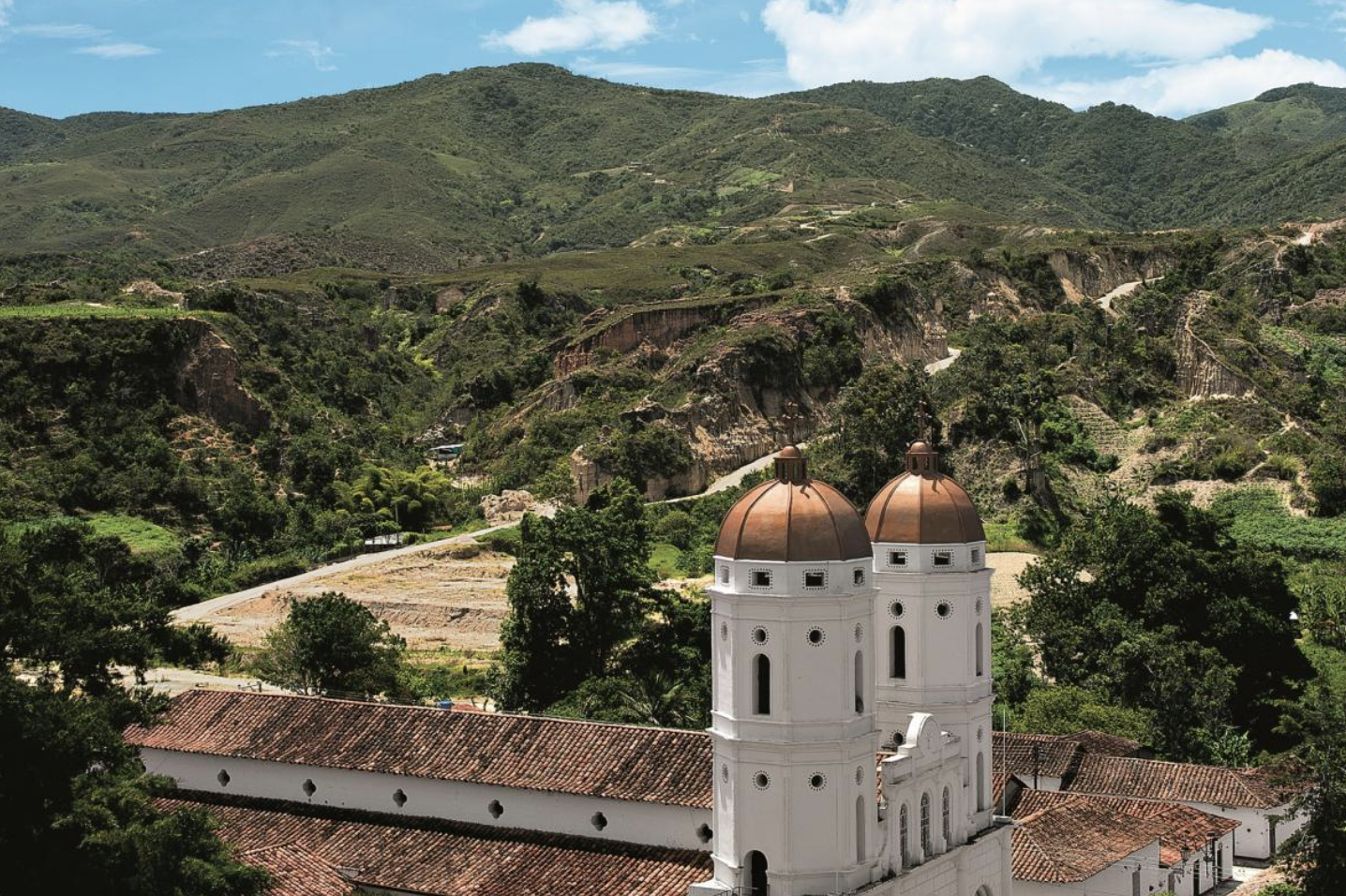 哥倫比亞飛機失事造成15人死亡，包括政治候選人