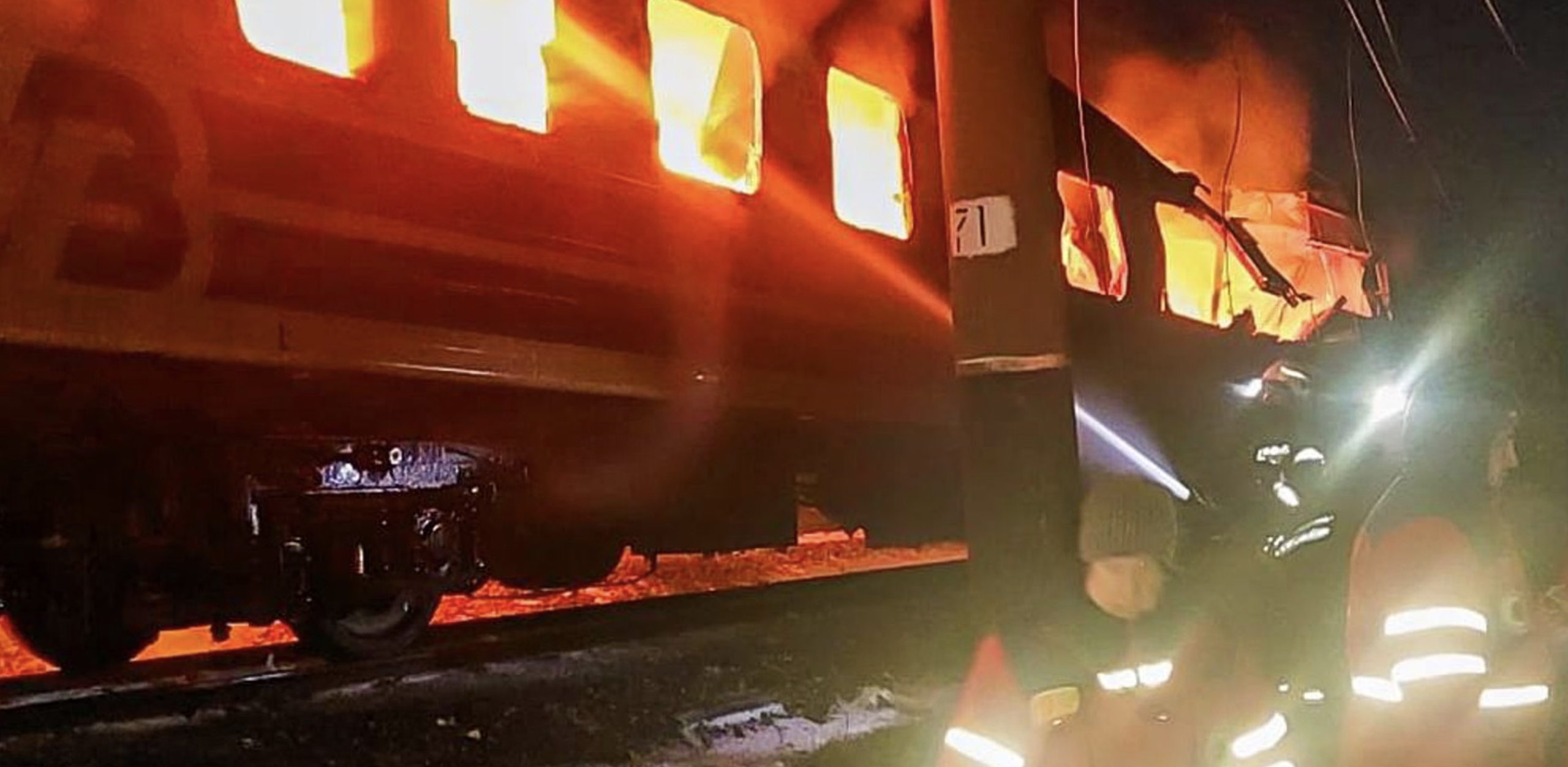 俄羅斯無人機襲擊烏克蘭客運列車，造成至少五名平民死亡