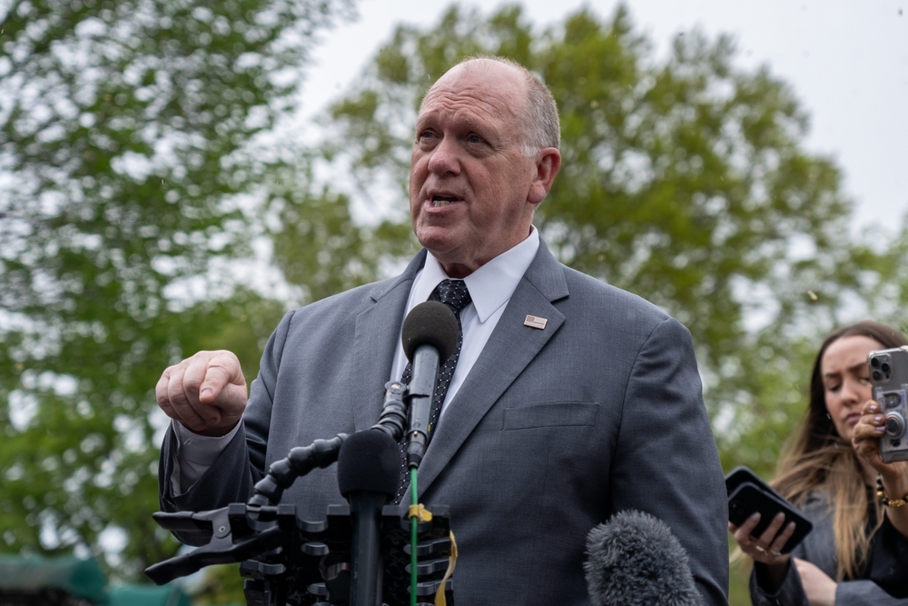 川普派遣「邊境沙皇」湯姆·霍曼前往明尼蘇達州，期間緊張局勢升高