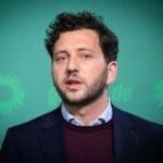 Vorgehen der US-Einwanderungsbehörde ICE: Grünen-Chef Banaszak fühlt sich an NS-Truppe erinnert