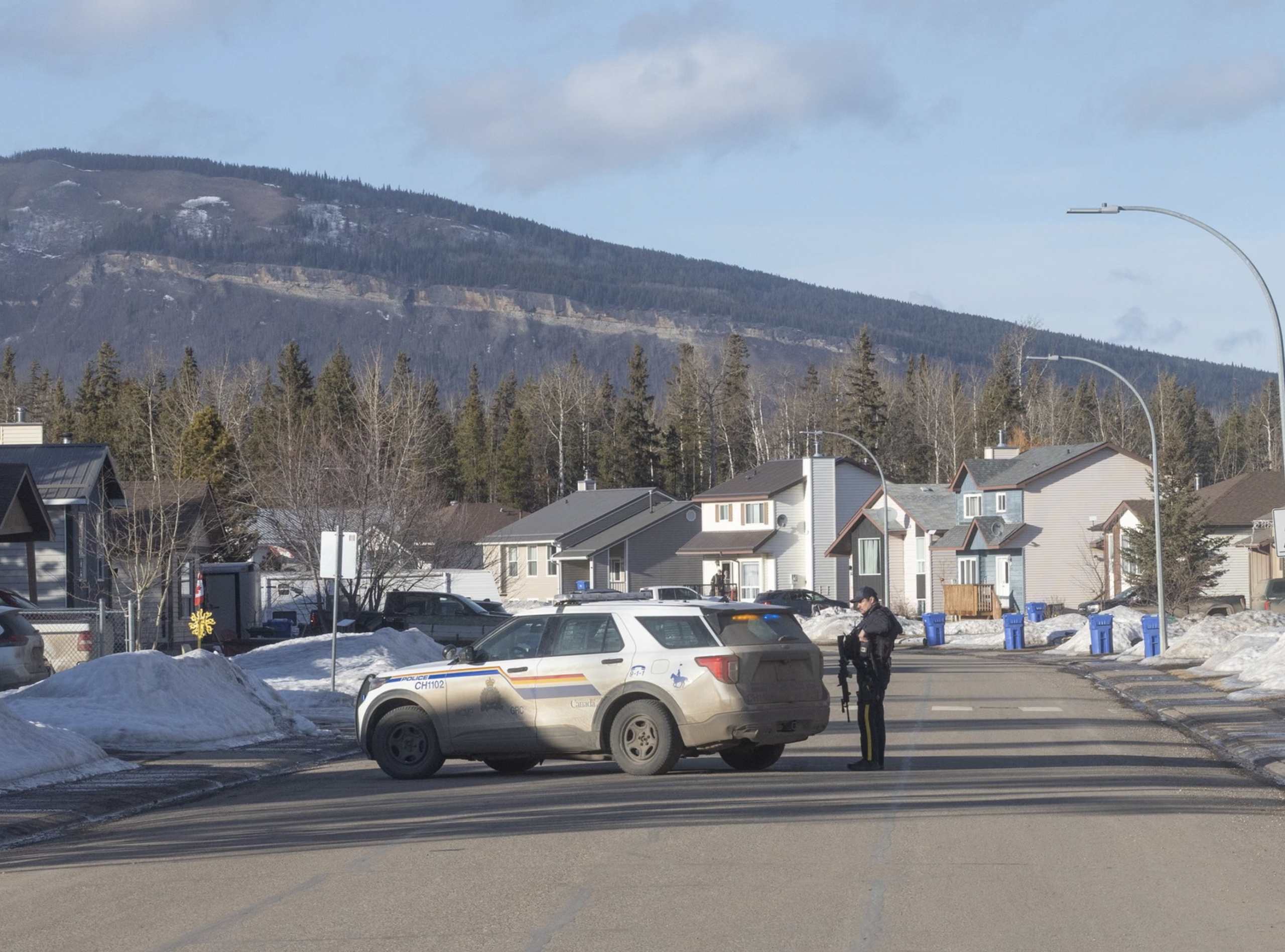 加拿大高中槍擊事件造成至少10人死亡