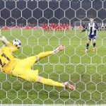 DFB-Pokal: Elfmeter-Krimi: Freiburg zerstört Herthas Finaltraum