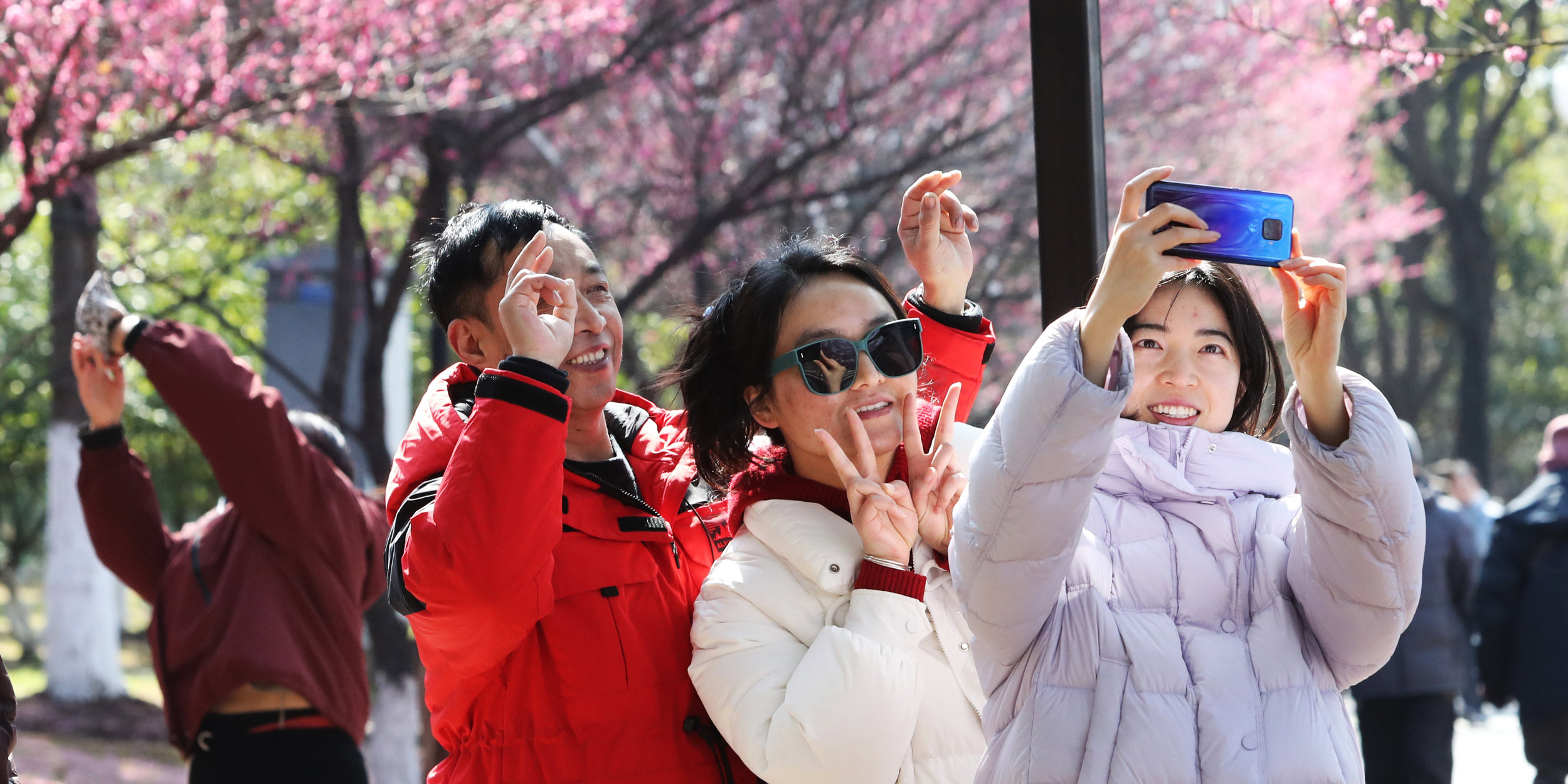 Gen Z Flips Tradition as ‘Reverse Spring Festival’ Travel Surges