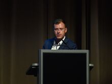 Vorwürfe der Vetternwirtschaft: AfD-Abgeordneter Schmidt will Rauswurf aus Fraktion verhindern