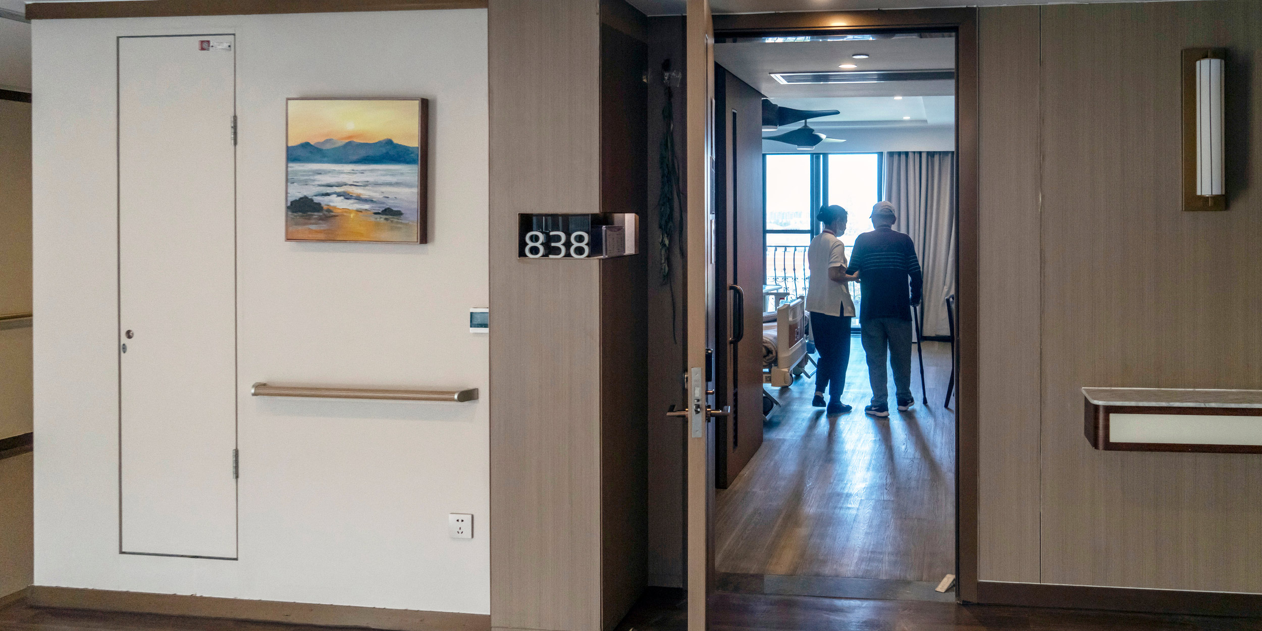 Short-Term Eldercare Services Fill Spring Festival Care Gaps