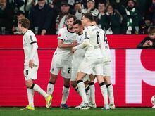 Fußball-Bundesliga: Ohne Instagram zum Traumtor: Stöger beißt sich durch