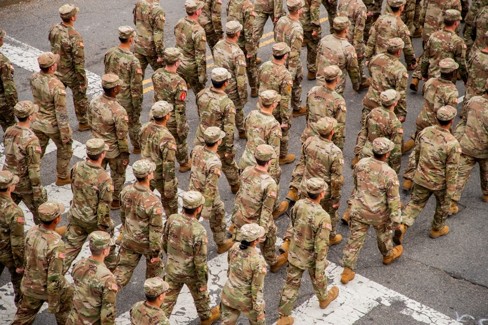 美國陸軍將徵兵年齡提高至42歲，並放寬大麻相關規定