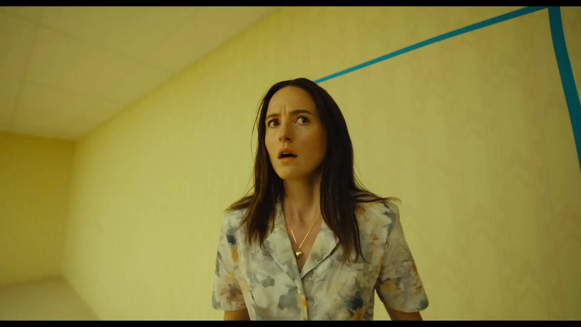 奇維特·艾吉佛在A24下一部備受期待的恐怖片中被困在家具店地下室 Backrooms