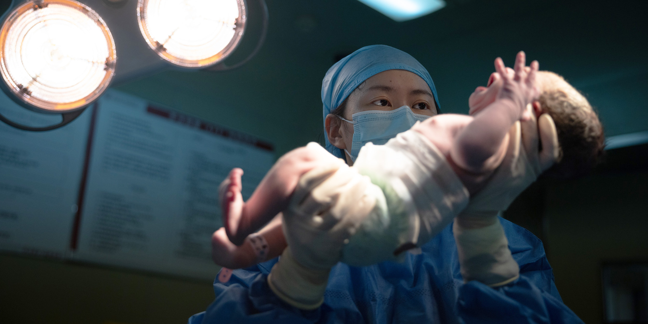 Pushed Out as Demand Falls, China’s Obstetricians Start Over