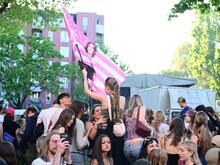 Menschenmassen am 1. Mai in Berlin: Kritik an Gedränge – Polizei und Feuerwehr sehen keine Sicherheitsprobleme